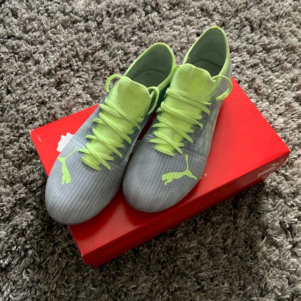 Puma ultra 3.4 FG Women’s soccer cleats- Women’s Size 8
